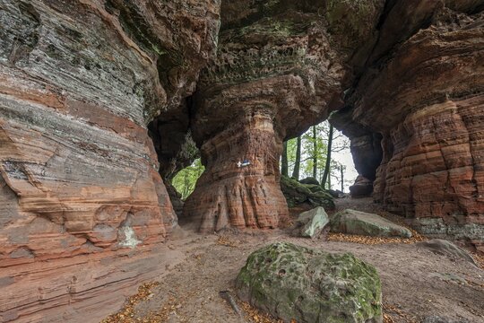 Old castle rock, red sandstone rock formation, natural and cultural monument, Brechenberg near Eppenbrunn, Palatinate Forest, Rhineland-Palatinate, Germany