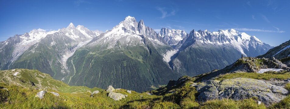 Mountain panorama, Glacier Mer de Glace and Glacier d'Argenti&egrave;re, Aiguille Verte, Aiguille du Midi, Aiguille du Moine, Mont Blanc, Grandes Jorasses, Mont Blanc massif, Chamonix-Mont-Blanc, Haute-Savoie, France