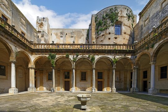 Courtyard, town hall, also Palazzo di Citt&agrave;, 17th century, morbid, arcades, fountains, vegetation on the building, masonry, historic center, old town, Sciacca, port city, thermal bath, Agrigento Free Community Consortium, Sicily region, Italy, Mediterranean
