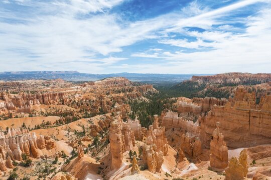 Bizarre landscape, reddish rocky landscape with fairy chimneys, sandstone formations, Bryce Canyon National Park, Utah, USA