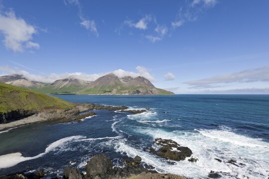 Coast, view of H&eacute;ra&eth;sfl&oacute;i bay, Bakkager&eth;i, Iceland, Europe