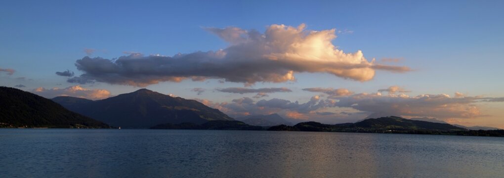 Evening at Lake Zug with the mountains Pilatus and Rigi at back, Zug, Switzerland, Europe