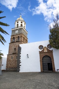 Iglesia de Nuestra Se&ntilde;ora de Guadalupe Church with bell tower, Plaza de la Constituci&oacute;n, Teguise, Lanzarote, Canary Islands, Spain