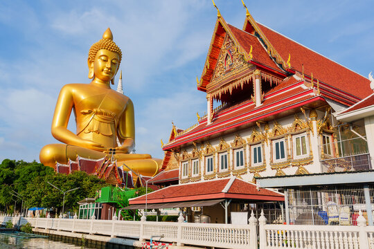 Big gold Buddha Statue at Wat Paknam Phasi Charoen (Temple) in Bangkok, Thailand.