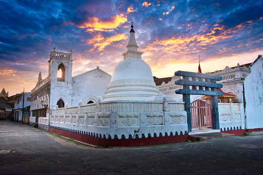 Sri Sudharmalaya Buddhist Temple, Galle, Sri Lanka