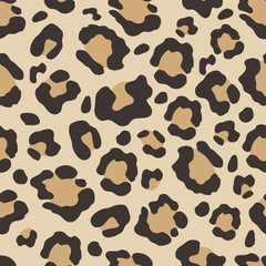 Leopard animal print seamless pattern with brown and beige spots © DisignUA