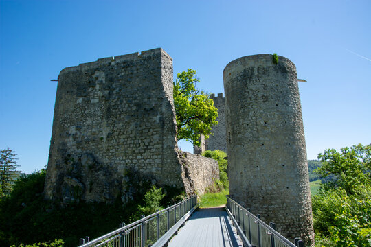 Burgruine Pfeffingen in Baselland, Schweiz