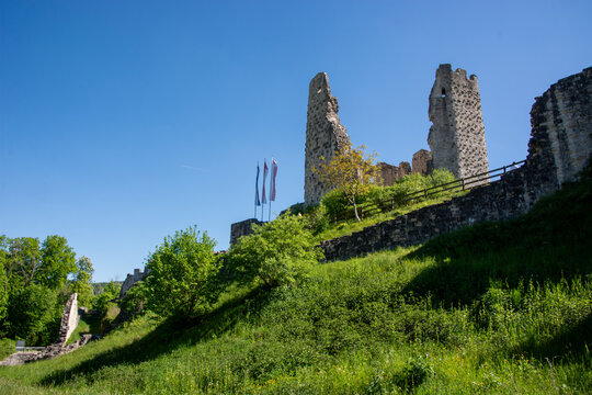 Burgruine Pfeffingen in Baselland, Schweiz