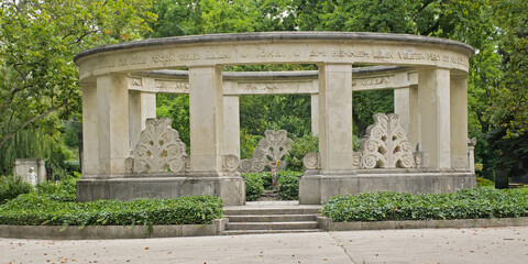Jokai Mor grave monument in Kerepesi, historical graveyard along Fiume Road in Budapest, Hungary  © Kristof Lauwers