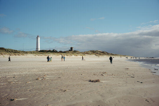 Sommerliche Nordseek&uuml;ste am Bl&aring;vand Strand