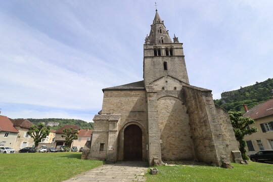 Eglise Notre-Dame de Mouthier le Vieillard, vue de l'ext&eacute;rieur, ville de Poligny, d&eacute;partement du Jura, France