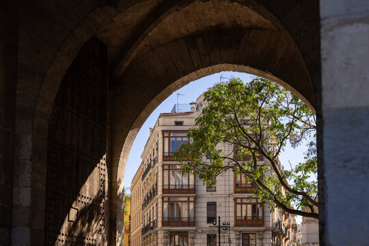 Entrance to Old Town Valencia under arch