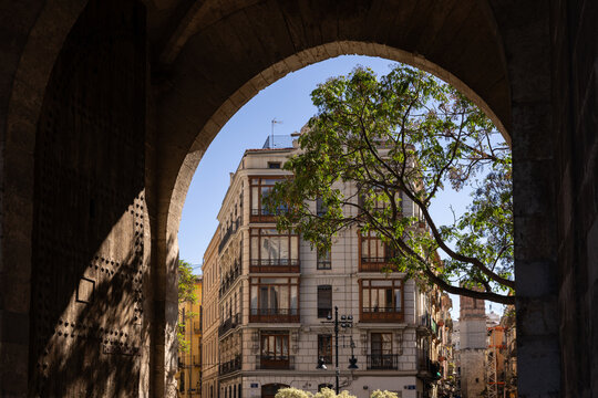 Entrance to Old Town Valencia under arch