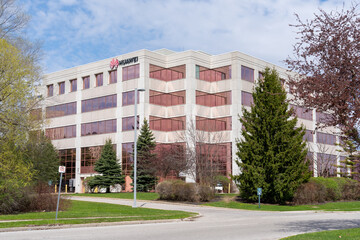 Naklejka premium Markham, Ontario, Canada - May 3, 2026: Huawei Technologies Canada office building in Markham, Ontario, Canada, a Chinese networking, telecommunications equipment, and services company.