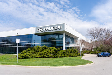 Naklejka premium Markham, Ontario, Canada - May 3, 2026: Hyundai anadian headquarters in Markham, Ontario, Canada. Hyundai is a South Korean multinational automotive manufacturer.