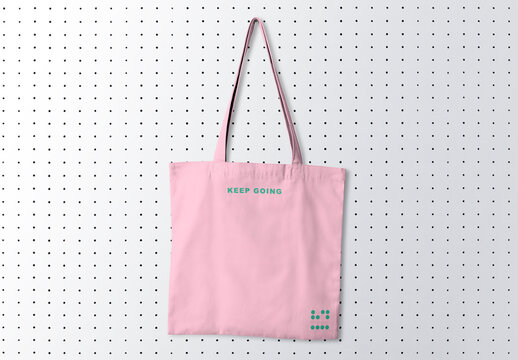Pink Tote Bag Mockup With Message PSD