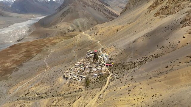 Key Monastery on mountain cliff, Spiti Valley drone photography
Spiti Valley aerial view with Key Monastery and snow mountains
Buddhist monastery in Himalayas, Key Monastery drone landscape India
Scen