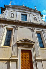 Obraz premium Die markante Renaissance-Fassade der Chiesa di Santa Giulia in Brescia (Italien)