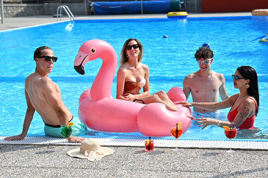 Friends in the swimming pool