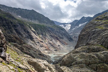 Fototapeta premium Glacial valley of Tre-La-Tete with rocky cliffs in Les Contamines-Montjoie, France