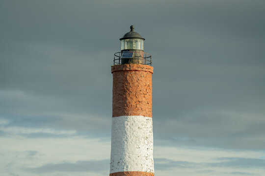 Faro Les &Eacute;claireurs en el Canal Beagle