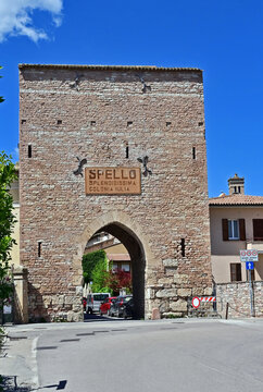 spello,  la Porta Consolare, l'ingresso principale al centro storico, umbria, italia