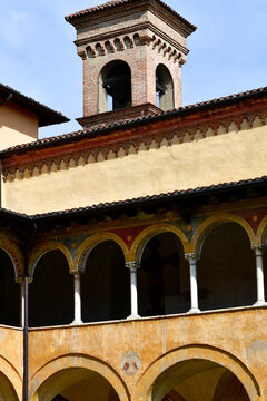 Historischer Renaissance-Kreuzgang im Kloster San Cristo in Brescia (Italien)	