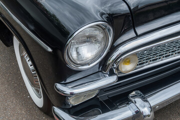 古い自動車のヘッドライト　Headlight of the old car © norikko