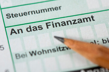 Steuererklärung für Finanzamt mit Formular