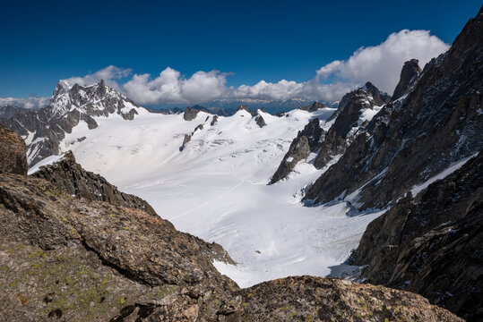 The Vall&eacute;e Blanche glacier starts at the top of the Aiguille du Midi and finishes in Chamonix&rsquo;s town.