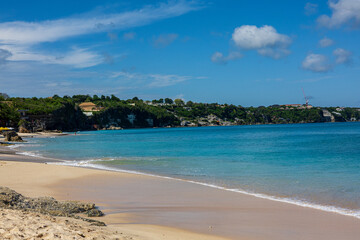Fototapeta premium Dreamland Beach with blue sea and sand and coastal cliff, Bali, Indonesia