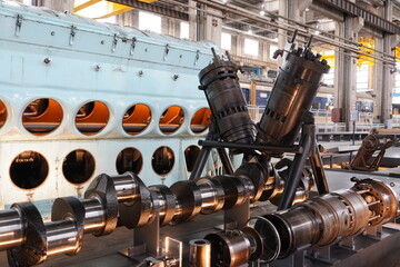Large industrial locomotive diesel engine components and crankshaft © YiChuan