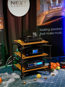 Moscow, Russia - October 20, 2024: Demonstration of Auris Bayadere 5 turntable, Cary Audio DMS series network player, Cary Audio SI-300.2d integrated stereo amplifier