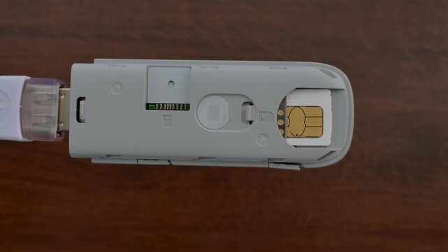 4G 5G 6G USB modem close-up, representing the advanced technology of fast and efficient connection. Detail of 4G 5G 6G USB modem, symbol of fast mobile connectivity for users on the go.