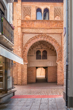 decoraci&oacute;n con arabescos del mercado de la Alcaicer&iacute;a, infinidad de colores y formas, Granada, Espa&ntilde;a