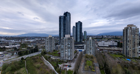 Fototapeta premium Urban Skyline With Residential High-Rise Towers Overlooking Burnaby In Greater Vancouver, British Columbia