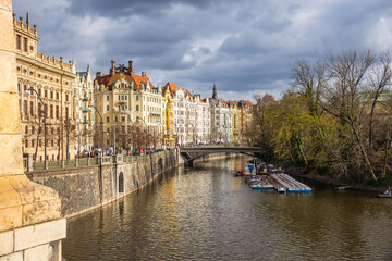 Fototapeta premium Brücke auf die Slowanski Moldauinsel