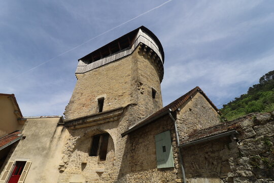 La tour de la Sergenterie, tour m&eacute;di&eacute;vale, vue de l'ext&eacute;rieur, ville de Poligny, d&eacute;partement du Jura, France