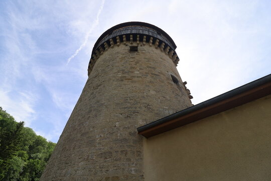 La tour de la Sergenterie, tour m&eacute;di&eacute;vale, vue de l'ext&eacute;rieur, ville de Poligny, d&eacute;partement du Jura, France