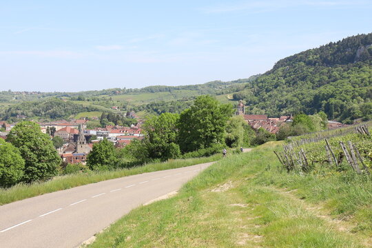 Vue d'ensemble de la ville, ville de Poligny, d&eacute;partement du Jura, France