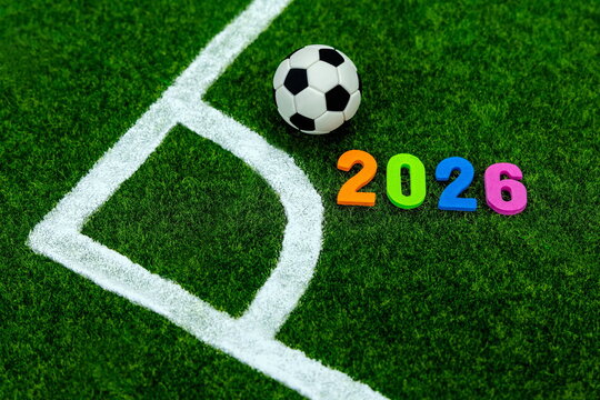 Pallone da calcio vicino alla lunetta del calcio d'angolo