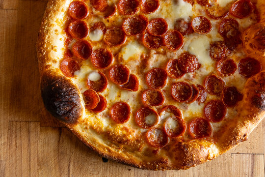 Overhead photo of pepperoni pizza