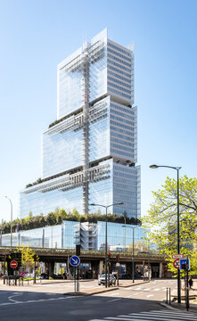 Clichy, France - April 7, 2026: View from Clichy of the Tribunal de Paris (Courthouse of Paris) housed in a 38 storeys, 160 metres high building designed by architect Renzo Piano and achieved in 2017.