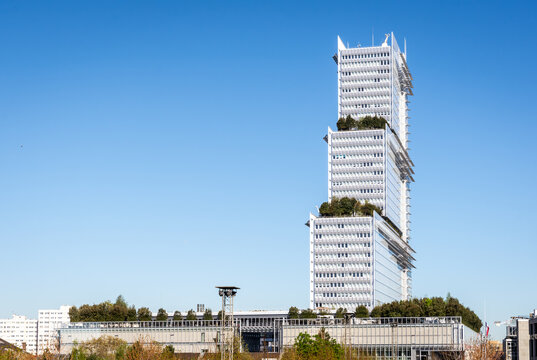 Paris, France - April 7, 2026: South view of the "Tribunal de Paris" (Courthouse of Paris) housed in a 38 storeys, 160 metres high building designed by italian architect Renzo Piano, achieved in 2017.