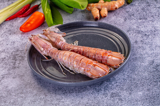 Gourmet boiled big Mantis shrimp
