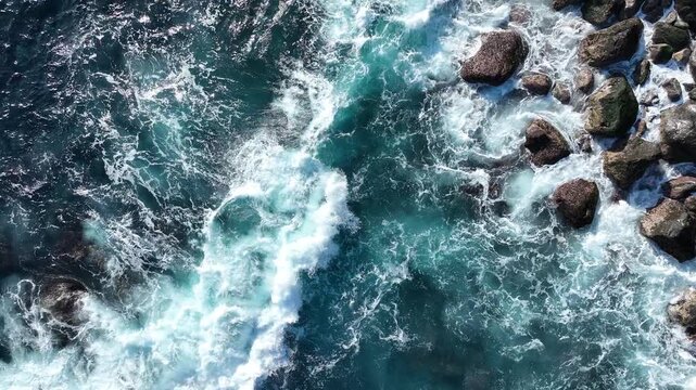 藍ヶ江漁港周辺の海を空撮