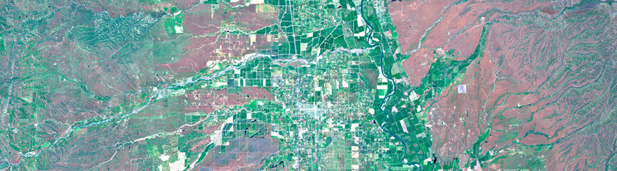 Fototapeta premium Chico and surrounding areas agricultural fields, California, USA, Circular pivot irrigation landscape, based on open data