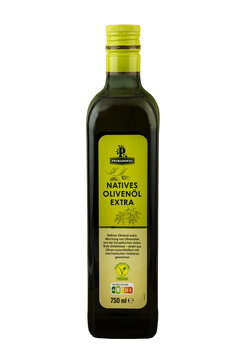 1 Flasche Natives Oliven&ouml;l Extra Primadonna von Lidl und Hintergrund transparent PNG cut out