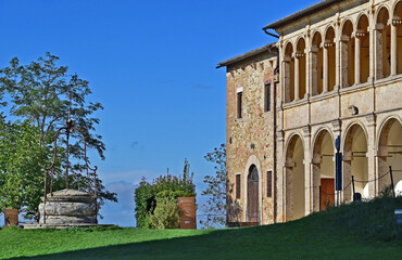 Fototapeta premium Montepulciano, Casa Parrocchiale della Chiesa o Santuario della Madonna di San Biagio, Val d'Orcia, Toscana