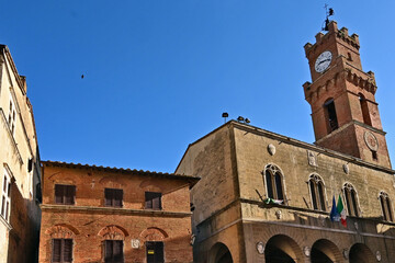 Naklejka premium Pienza, il palazzo del Comune, Val d'Orcia, Toscana